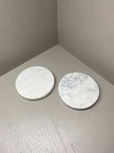 Ensemble de sous-verres ronds en marbre blanc, pierre naturelle avec coussinets en feutre, protection de table, décoration - Product Image 4