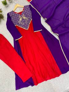 Ensemble Anarkali Chanderi violet et rouge brodé, manteau long à séchage rapide, dupatta, tenue ethnique pour femme, idéal pour les festivals - Product Image 5
