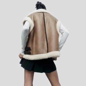 เสื้อกั๊กหนังแท้บุขนแกะสำหรับผู้หญิง รุ่น B3 Bomber สไตล์นักบิน - Product Image 2