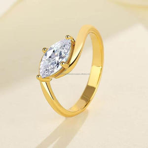 Bague de fiançailles classique en moissanite VVS taille ronde, en argent sterling, solitaire, bijoux de mariée élégants, cadeau de mariage pour femme - Product Image 1