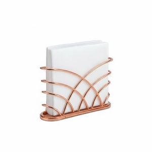 Porte-serviettes artisanal en métal, design triangulaire sur pied, support pour boîte à mouchoirs pour la décoration de la table à manger à la maison - Product Image 5