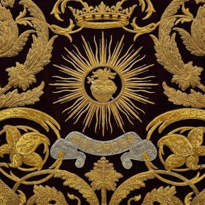 Chef-d'œuvre personnalisable, artisanat traditionnel écologique, velours bordeaux ultra-premium, épais, fait main, avec badge - Product Image 2