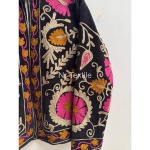 Veste en coton brodée à la main avec motif floral, col montant, manches longues, pour l'automne, doublure intérieure en coton. - Product Image 5