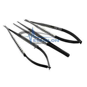 Juego de microcirugía Castroviejo de 3 piezas: tijeras rectas y curvas, portaagujas y pinzas para atar suturas (3 piezas) - Product Image 1