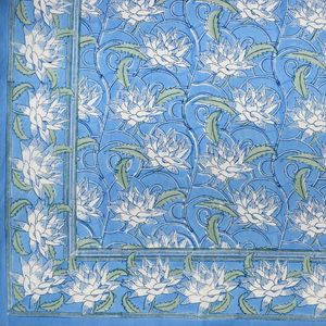 Nuevo mantel de algodón estampado a mano con motivos de loto japonés en color azul Gud, elegante, de 150x220 cm, de la fábrica india Roopantaran. - Product Image 4