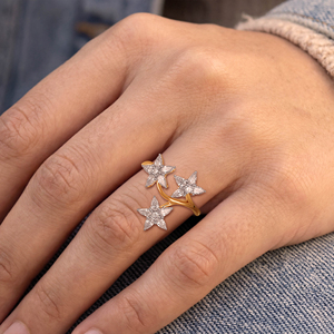 Bague Triple Fleur en Diamant en Or Jaune Premium avec Diamants Taillés Marquise et Rond Brillant - Product Image 2