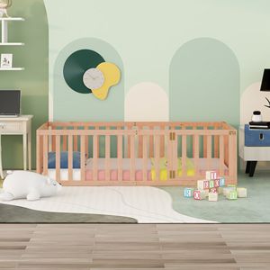 Letto a terra in legno naturale per bambini, misura Twin, con recinzione e porta (Vecchio SKU WF289661AAM) - Product Image 2