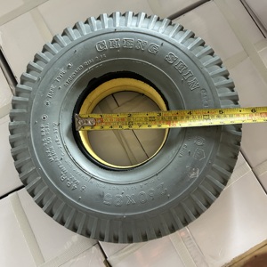 Neumático sólido Cheng Shin 3.00-4 260X85 10X3, antipinchazos, de poliuretano, color gris, para scooters de movilidad Pride Drive, Invacare, sillas de ruedas eléctricas y carritos. - Product Image 5