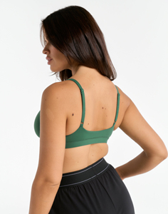 Women's Simple Front Logo Breathable Quick Dry Eco-Friendly Medium Support Adjustable Strap Removable Pads Gym Sport Bra - Product Image 4