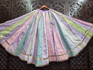 Ensemble Salwar Kameez en Soie Mélangée à Rayures Pastel, Style Indien et Pakistanais, Tenue Ethnique Festive pour Femmes - Product Image 1