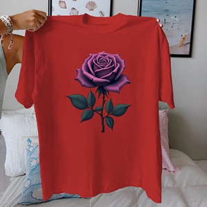 T-shirt décontracté pour femme avec illustration détaillée de rose violette, en tissu tricoté 100% coton, coupe confortable - Product Image 2