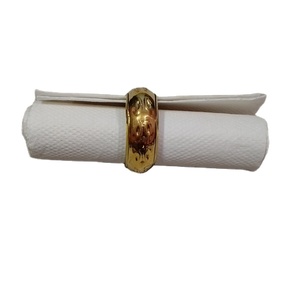 Ensemble de ronds à serviette en résine multicolore de la meilleure conception Vaisselle multiforme pour la maison et le restaurant Cuisine Nouveau style de vaisselle - Product Image 1