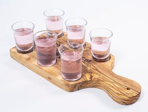 Bandeja de servir corta de madera con soportes de vidrio de acabado liso para servir en la mesa, ideal para cervecerías, bares y restaurantes. - Product Image 6