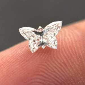 เพชรทรงผีเสื้อ Luxira Export Antique Style รับรองโดย IGI คุณภาพ VVS เพชรเลี้ยงในห้องปฏิบัติการ สีแฟนซีอ่อน เจาะด้วยเลเซอร์ สำหรับเพชรเม็ดเดี่ยว - Product Image 2