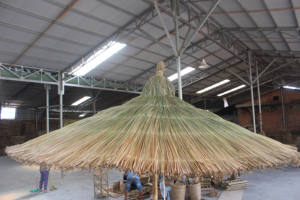 Parasol de jardin de plage extérieur avec base/ Housse de parasol tissée en macramé, nombreux styles/ Parasols en feuilles de jonc de mer - Product Image 6