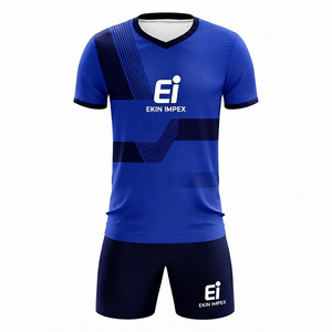 Kit de badminton sur mesure de qualité supérieure, impression par sublimation, léger, respirant, ensemble maillot et short pour tournoi - Product Image 1