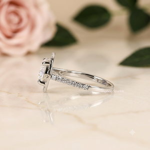 Anillo de Compromiso de Plata de Ley 925 con Corte Redondo Halo y Moissanita VVS, Anillo de Promesa de Boda Chapado en Oro Blanco de 18K - Product Image 2