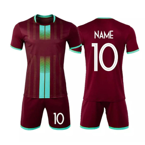 Tenues de football et survêtements respirants grande taille fabriqués au Pakistan, très demandés, avec maillot personnalisé 100 % polyester - Product Image 6