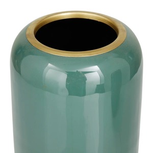 Ensemble de 2 vases en métal vert élégants, parfaits pour la décoration de table et la présentation de décoration intérieure contemporaine, en provenance d'Inde. - Product Image 4