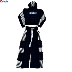 Conjunto de Sudadera y Pantalones Deportivos a Rayas de Diseño Personalizado, Pantalones Deportivos Holgados Unisex con Doble Cintura y Bolsillos Tipo Cargo - Product Image 1