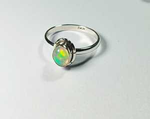 Anillo Unisex de Plata de Ley 925 con Ópalo Etíope Natural Auténtico Sukhmani, Engastado en Bisel, para Uso Diario, Valorado por Terceros - Product Image 1