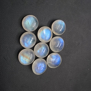 Piedra de Luna Arcoíris Natural, Corte Briolette Redondo, Calibrada, con Fuego Azul, Disponible en Todos los Tamaños - Product Image 5