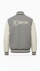 Chaqueta Varsity Unisex con Capucha Estilo Americano Original para Invierno, con Parches Bordados, Tela de Forro Polar Ecológica, Logotipo Frontal - Product Image 3