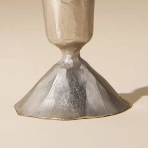 Juego de Portavelas Cónicos de Metal Antiguo Martillado a Mano, Estilo Rústico, Decoración Vintage para Centros de Mesa de Boda - Product Image 6