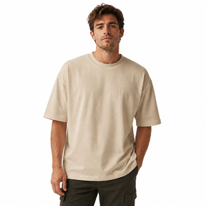 Camiseta de Hombre con Logotipo Personalizado en la Parte Delantera, 240 GSM, 100% Algodón, Cuello Redondo, Hombros Caídos, Impresión Serigrafiada, Antiencogimiento - Product Image 3