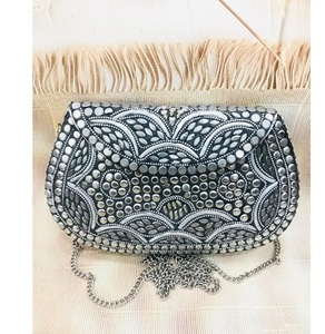 Nuevo Bolso de Metal con Mosaico para Mujer, Clutch Único con Perlas, Chapado en Oro, Clutch de Lujo con Encanto, Diseño Creativo para Bodas - Product Image 3