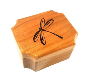 Mini urna de libélula hecha a mano personalizada, compartible para mantener con usted, urna de bolsillo, cenizas humanas, compartir urnas familiares - Product Image 1