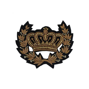 Badge de blazer brodé sur mesure fait main en fil de bullion, motif Couronne royale, broderie or et argent, pour uniformes - Product Image 2