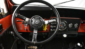 Jeep CJ7 Laredo Utilitario Clásico de Lujo de Segunda Mano, 1983-1986 - Product Image 3