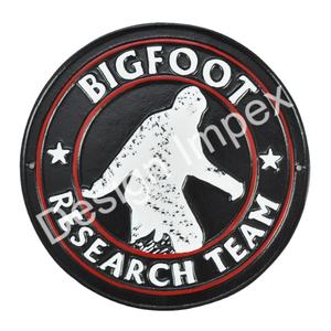 Plaque murale en fonte Big Foot Research Team Plaque décorative en métal peinte à la main Plaque murale ronde au prix de gros - Product Image 1