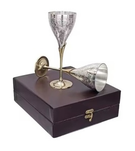 Gobelets à vin en métal élégants et personnalisés, vaisselle de bar et articles de boisson au design attrayant, formes et tailles personnalisables - Product Image 4