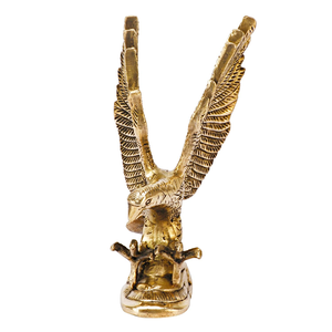 Statue d'aigle volant en laiton artisanal, figurine décorative d'aigle, objet de décoration pour la maison et le bureau, sculpture d'oiseau pour le salon - Product Image 6