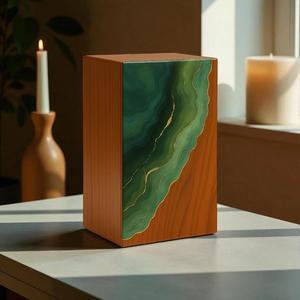 Urna de Resina Verde Esmeralda con Diseño de Geoda y Madera, Decoración Conmemorativa Inspirada en Ágata - Product Image 1