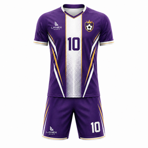 Ensemble Maillot et Short de Football Personnalisé pour Hommes – Tenue Légère Anti-Transpiration pour Entraînement d'Équipe – Vente en Gros - Product Image 1