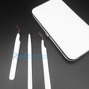 Pince à épiler pour extensions de cils RMI Shin Rose Gold Plasma Tip Smooth Tip, revêtement blanc anti-magnétique, 10 mm, prise en main parfaite - Product Image 1