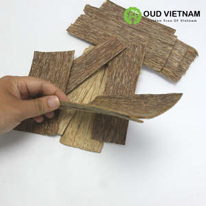 Bûches d'agarwood du Vietnam Grade A+ 1mm Bois d'oud naturel 100g - Product Image 5