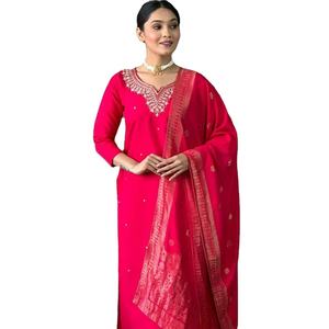 Evergreen Look VISCOSE Chanderi soie couleur vive mariage et fête conception spéciale personnalisée Kurti pantalon ensemble disponible taux raisonnable - Product Image 1