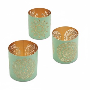 Porte-bougie rond classique en métal bleu avec découpe géométrique pour la décoration de la maison, des mariages et de Noël - Product Image 4
