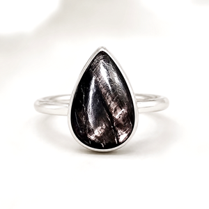Bague en argent 925 sertie de pierres précieuses d'hypersthène noire naturelle en forme de poire pour femme, idéale pour un anniversaire - Product Image 1