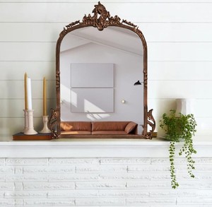 Miroir en verre vénitien élégant avec gravures florales ornementales, bords biseautés et charme vintage sophistiqué - Product Image 1