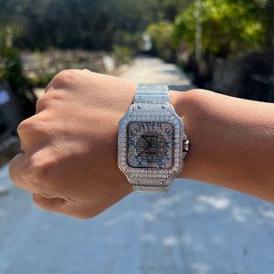 Splendide montre analogique à quartz pour homme avec boîtier carré en moissanite, chiffres romains, fermoir caché, verre saphir de 28 mm, mouvement ETA - Product Image 4