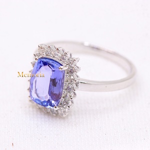 Anillo de Oro Blanco Sólido de 18K con Tanzanita Natural en Forma de Cojín y Halo de Diamantes, Joyería Fina, Memoria Jewels, Venta al Por Mayor - Product Image 3