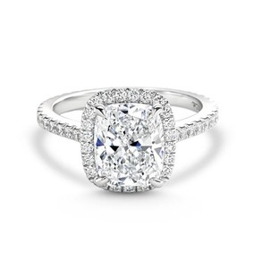 Bague de fiançailles et de mariage de luxe pour femme en argent sterling plaqué or 18 carats avec moissanite halo taille coussin de 4 carats - Product Image 1