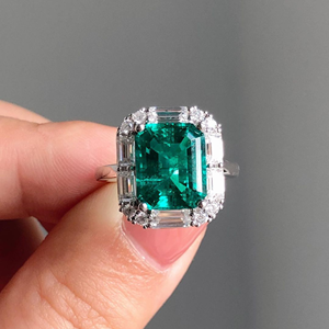 Anillo de Compromiso y Boda con Diamante Cultivado en Laboratorio, Corte Esmeralda, 4.55 Quilates, Oro Amarillo de 14k, Certificado IGI, de Lujo, para Fiesta - Product Image 1