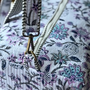 Floral Print Textile <b>Duffel</b> <b>Bag</b> With Zipper Closure Large Capacity Weekender Travel <b>Bag</b> - Product Image 3