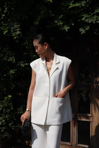 Conjunto de 2 piezas: Chaleco/Gilet sin mangas y Blazer de mujer, blanco, oversize, con cuello de muesca, tejido transpirable, estilo oficina, Vietnam - Product Image 3